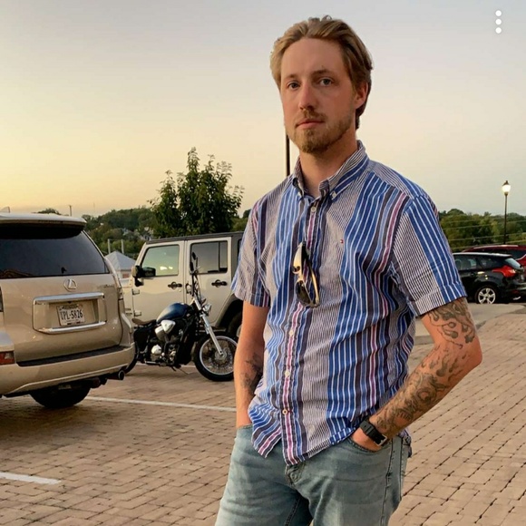 Profile Picture of David Hartsook (@dhartsook93) on Poshmark
