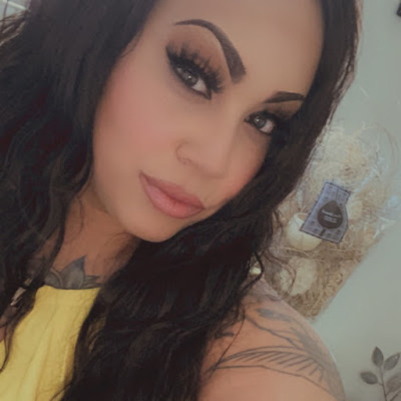 Profile Picture of Lillian Bennett (@lillianbenne972) on Poshmark