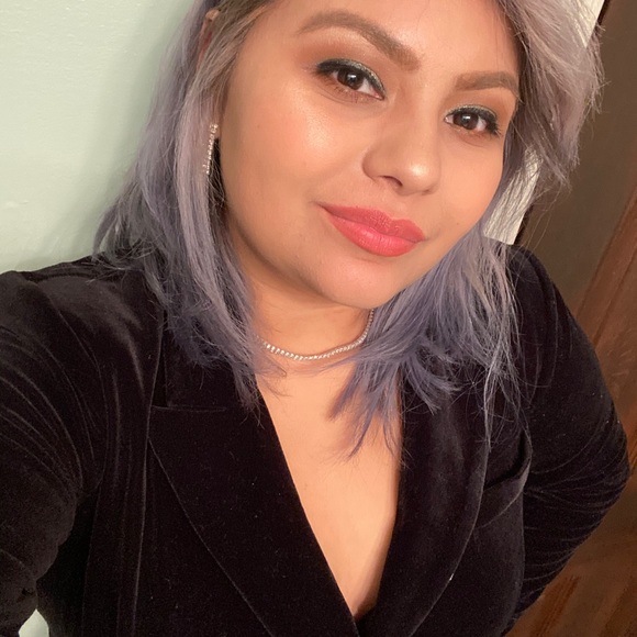 Profile Picture of Crystal Olvera (@olveramrs) on Poshmark