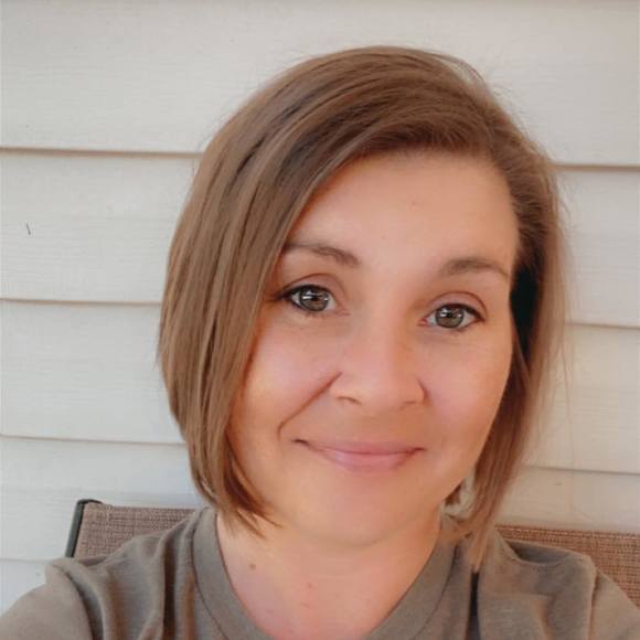 Profile Picture of Terri Hussey (@terrihussey) on Poshmark