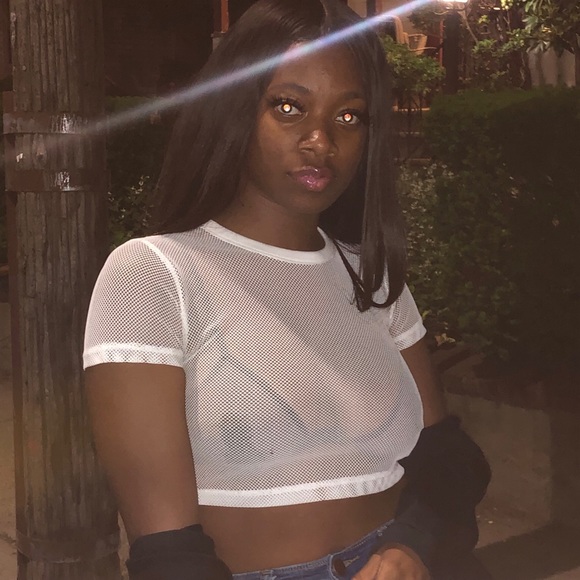 Profile Picture of Cassidy Thomas (@clavishly) on Poshmark