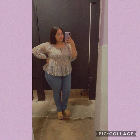 Profile Picture of Aylin Cantú (@cantu1022) on Poshmark