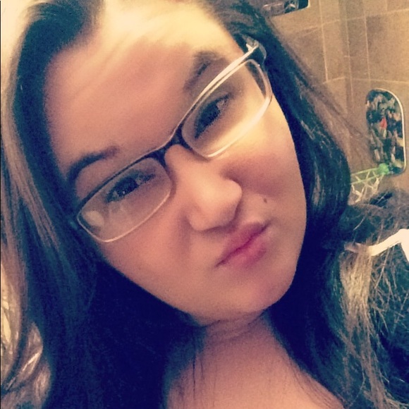 Jena Gentilucci - Poshmark Profile Picture of Jena Gentilucci (@jevee) on Poshmark