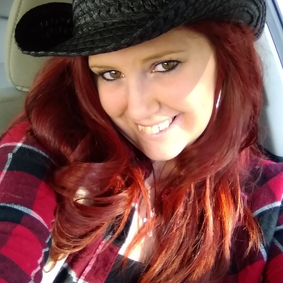 Profile Picture of Erica Marsland (@ericamarsland) on Poshmark