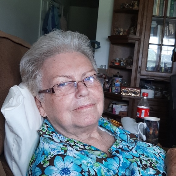 Profile Picture of Katrina Lowdermilk (@packrat612) on Poshmark