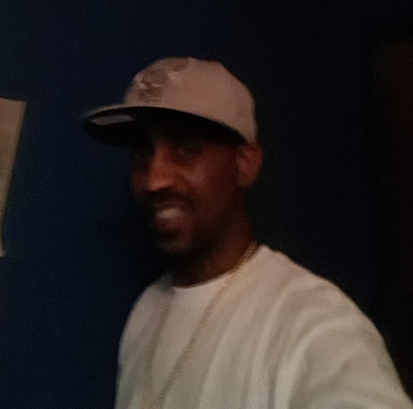 Profile Picture of Nathan Hull (@natehull22) on Poshmark