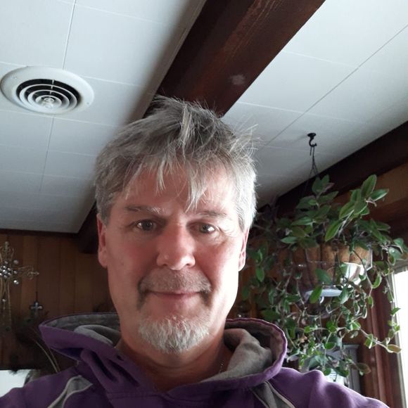 Profile Picture of David Oblinger (@doblinger9) on Poshmark