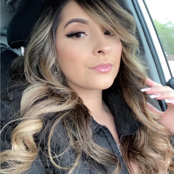 Profile Picture of Miriam Paz (@miriampaz) on Poshmark