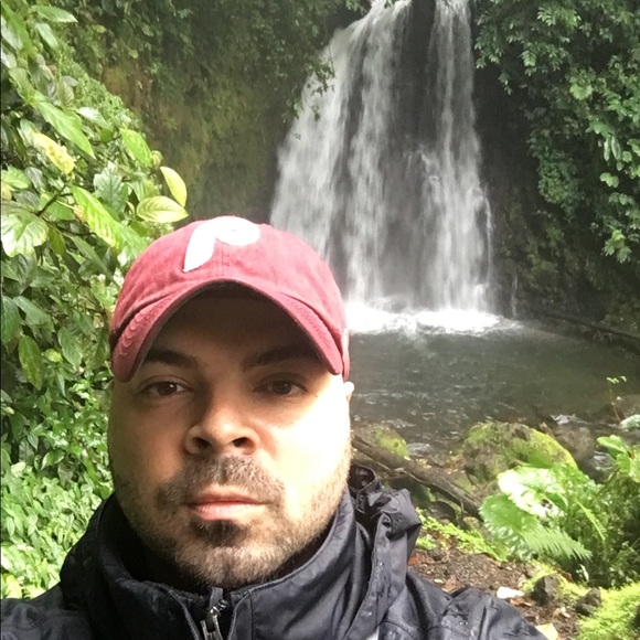 Profile Picture of Jose Contes (@jscontes) on Poshmark