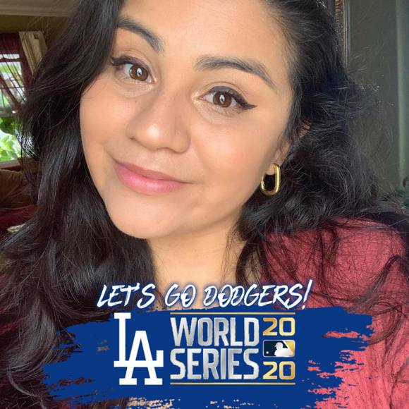 Profile Picture of Natalie Rivas (@natco_) on Poshmark