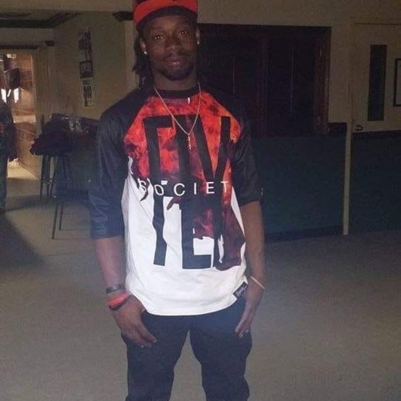 Profile Picture of Dewayne Threadcraft (@dthreadcraft) on Poshmark