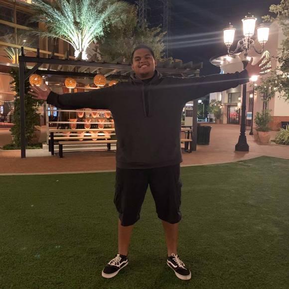 Profile Picture of Ketib Tellei (@ghentletellei) on Poshmark