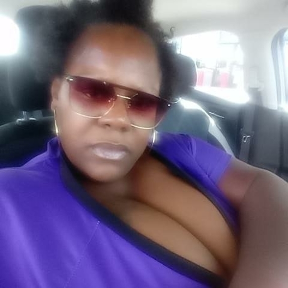 Profile Picture of Monica Alexander (@winefine47) on Poshmark