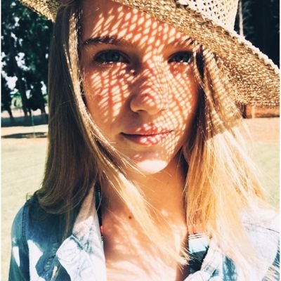 Profile Picture of Jo Squire 🌹 (@josquiree) on Twitter