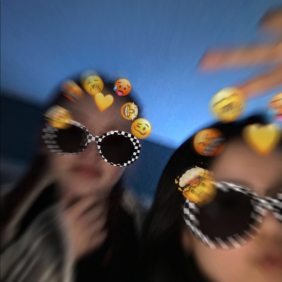 Profile Picture of Kyla Fronning (@kylafronning02) on Poshmark