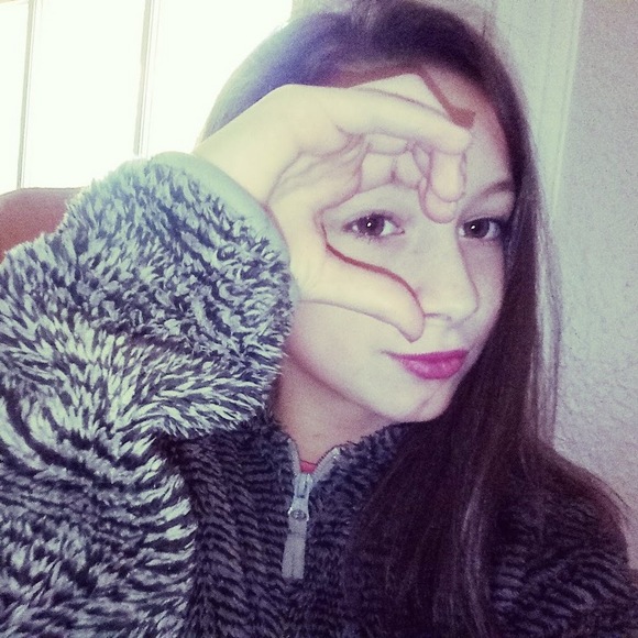 Profile Picture of Godbey Godbey (@godbeygodbey) on Poshmark