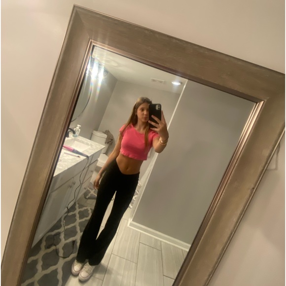 Profile Picture of Lillian Darland (@lilliandarland) on Poshmark