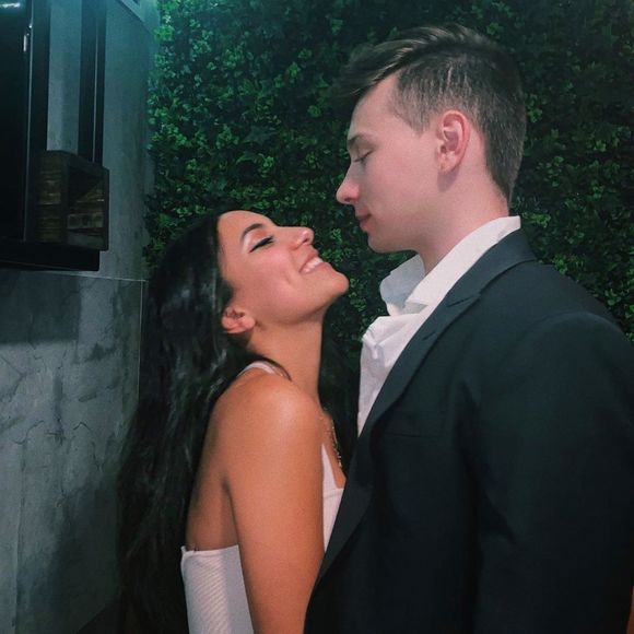 Profile Picture of Genesis Reyes (@genyreyes12) on Poshmark