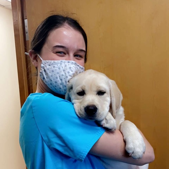 Profile Picture of Hannah Milewski (@hannahmilewskk) on Poshmark