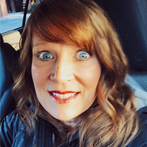 Profile Picture of Donna Simmet (@joeysmom02) on Poshmark