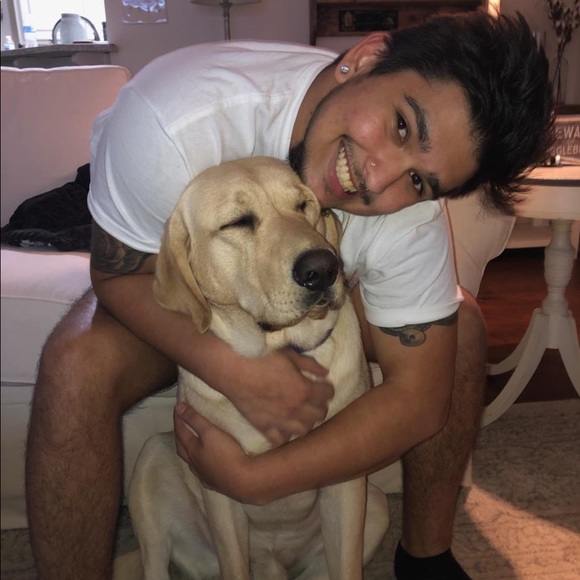 Profile Picture of Adam Havard (@admh141) on Poshmark