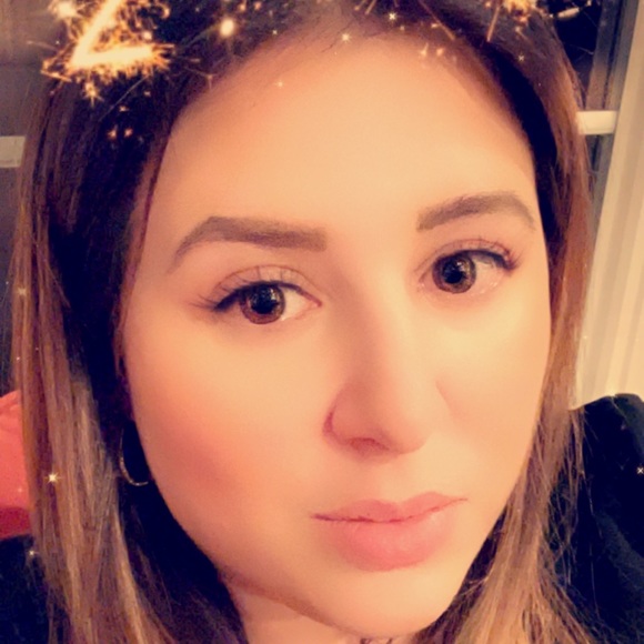 Profile Picture of Katherine Martell (@kmartva) on Poshmark