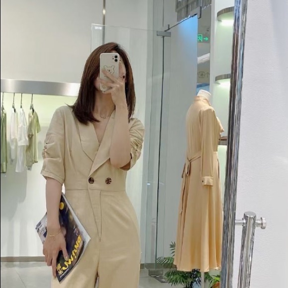 Profile Picture of Luyao Huang (@luyao1014) on Poshmark