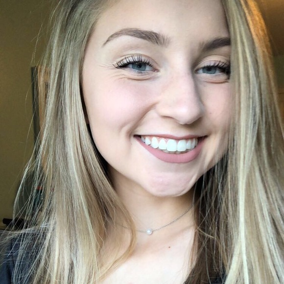 Profile Picture of Brooke Pruetz (@brookepruetz) on Poshmark