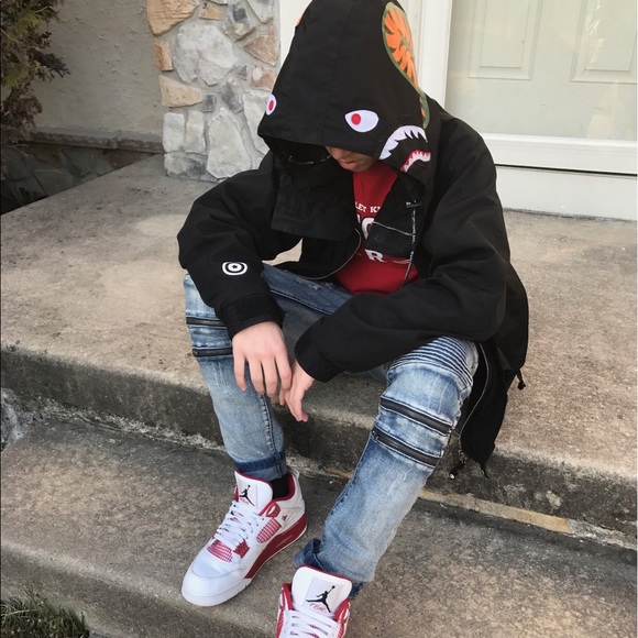 Profile Picture of Keith Costantino (@notkeithcost) on Poshmark