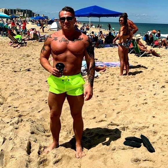 Profile Picture of Dimitry Romanov (@dimitryromanov) on Poshmark