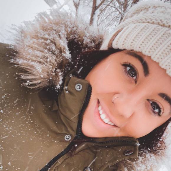 Liz Dubiel - Poshmark Profile Picture of Liz Dubiel (@dubiele13) on Poshmark