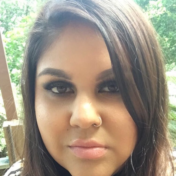 Profile Picture of Crystal Montejano (@cmontejano24) on Poshmark