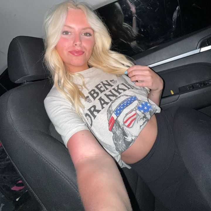 Profile Picture of deanna (@byasdeanna) on Tiktok