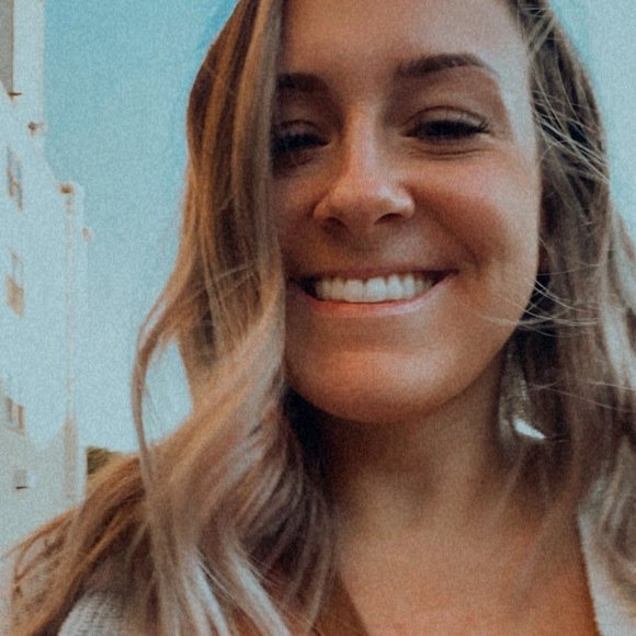 Profile Picture of Carleigh Wallace (@carwallll) on Poshmark