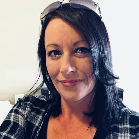 Profile Picture of Tammy Stokes (@tammzjamz) on Poshmark
