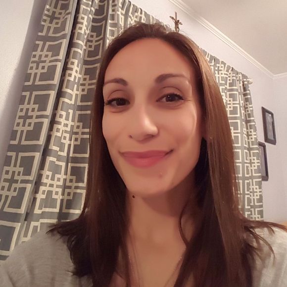 Profile Picture of Maria Lewallen (@mlew79) on Poshmark