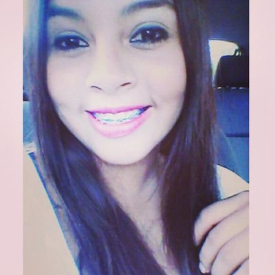 Profile Picture of Vianey Castro (@VianeyCastro7) on Twitter