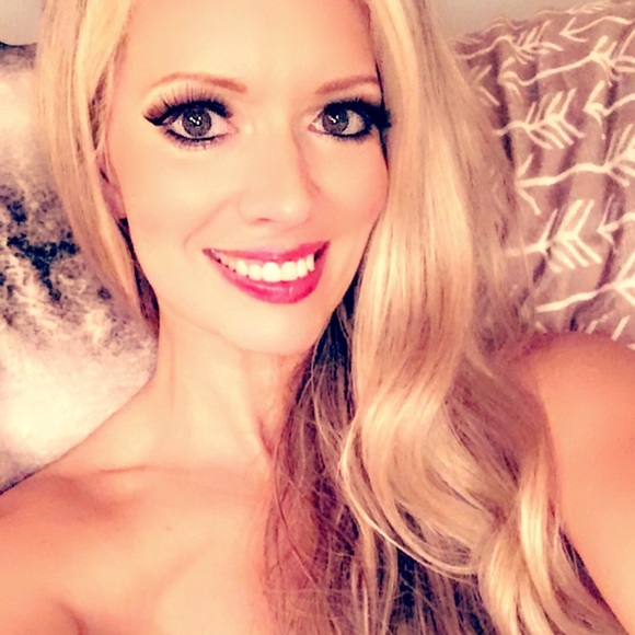 Profile Picture of Kendal Manning (@kendalmckay) on Poshmark