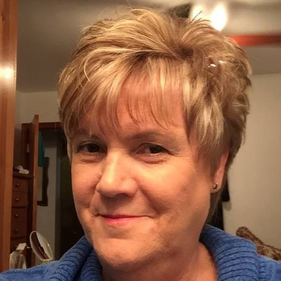 Profile Picture of Cindy Montrief (@cmontrief) on Poshmark