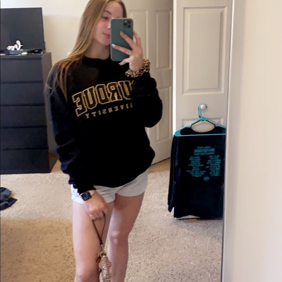 Profile Picture of Madi Setser (@maadisetserr) on Poshmark
