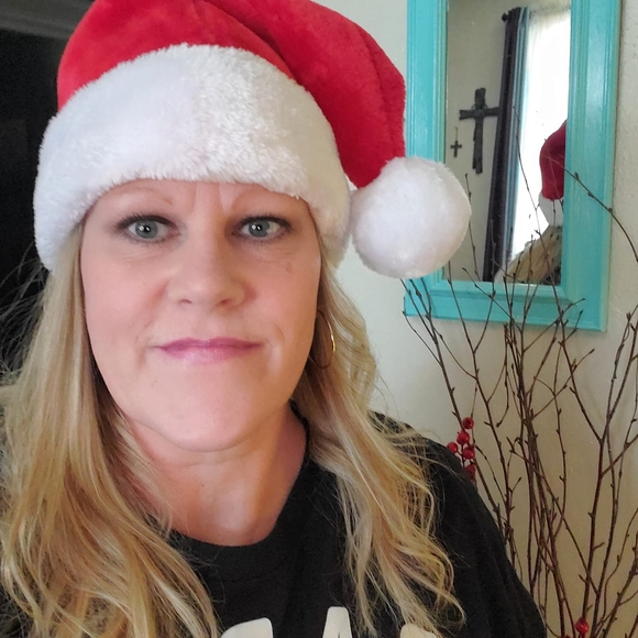 Profile Picture of Denise Bunnis (@ddbunn68213) on Poshmark