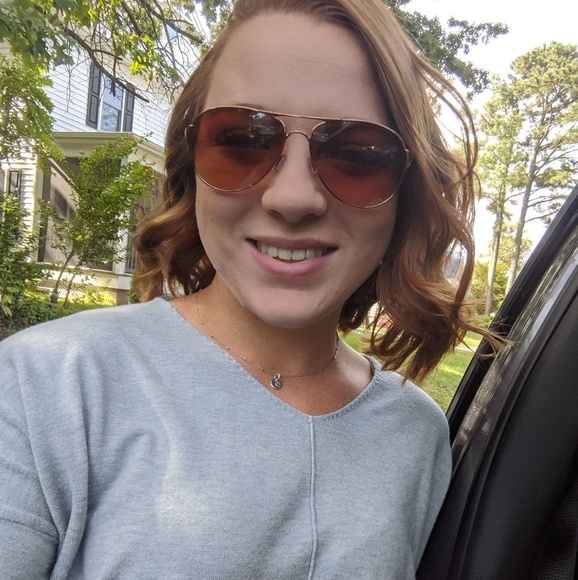 Profile Picture of Elyssa Buczkowski (@ebucz) on Poshmark