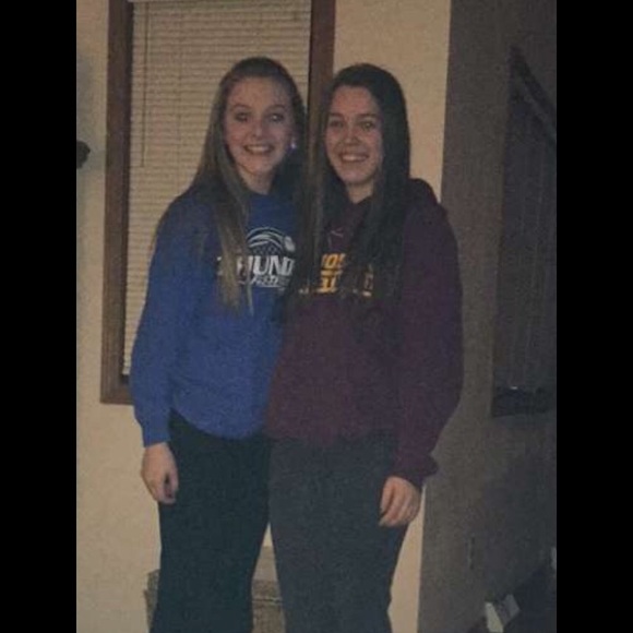 Profile Picture of Payton Zubke (@pzubke) on Poshmark