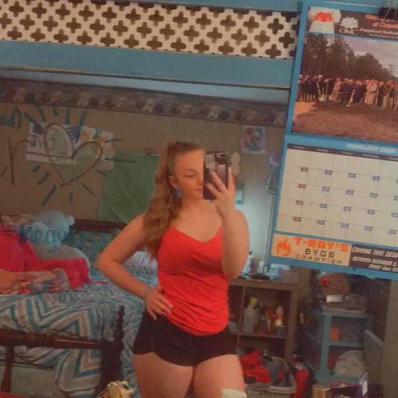 Profile Picture of Regan Moore (@reganmoore266) on Poshmark