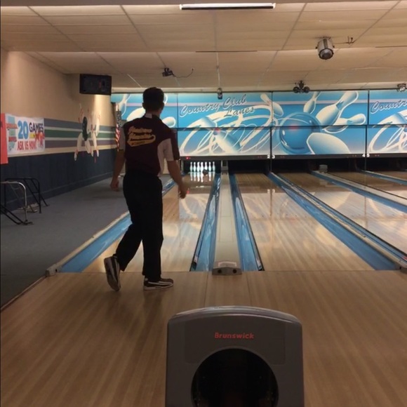 Profile Picture of Dylan Thompson (@dylanray01) on Poshmark