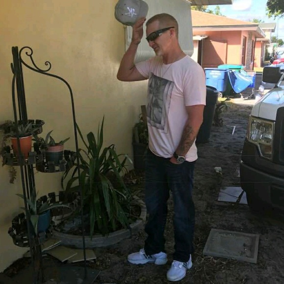 Profile Picture of Steven Fortner (@stevenfortner) on Poshmark