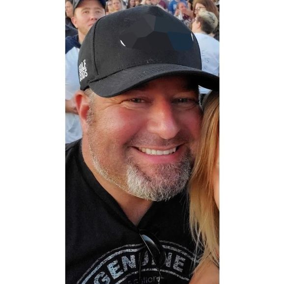 Profile Picture of Jeff Graczyk (@jjeffgaudi) on Poshmark