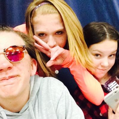 Profile Picture of Jessie Jay Sweitzer (@bublegumblonde1) on Twitter
