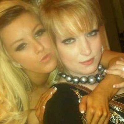 Profile Picture of Shelley Millard (@shelleymillard) on Twitter