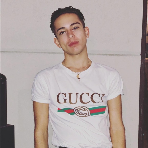 Profile Picture of Derek Sherrange (@derek19s) on Poshmark